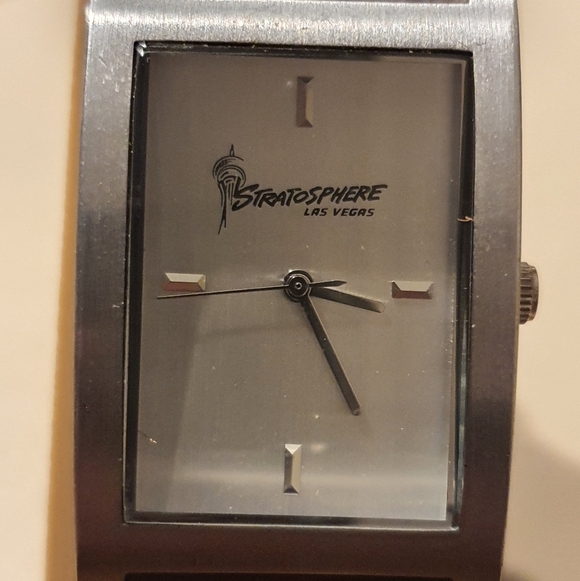 Europa Other - 10/$20 Stratosphere Casino Las Vegas Silver Leather Men's Tank Watch